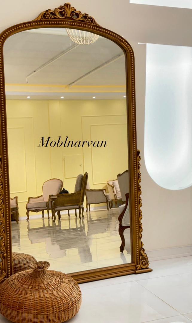 آیینه ایستاده